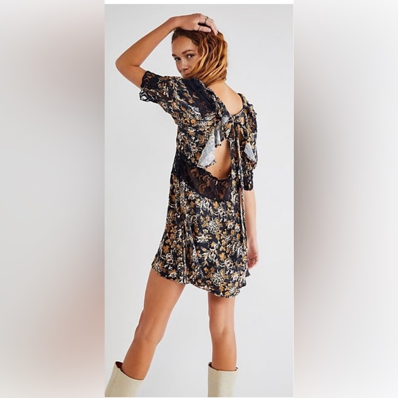 Free People Dresses & Skirts - Free People Floral Open-Back Dress